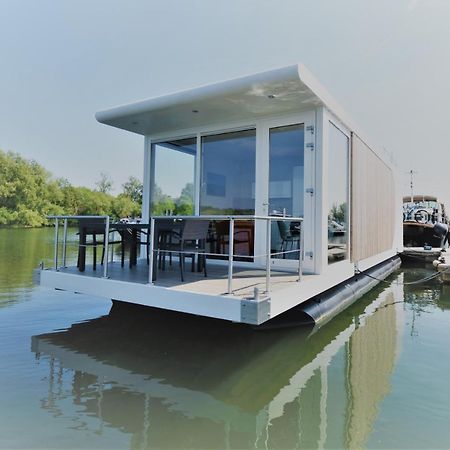 Houseboat Martinique Villa Maastricht Bagian luar foto